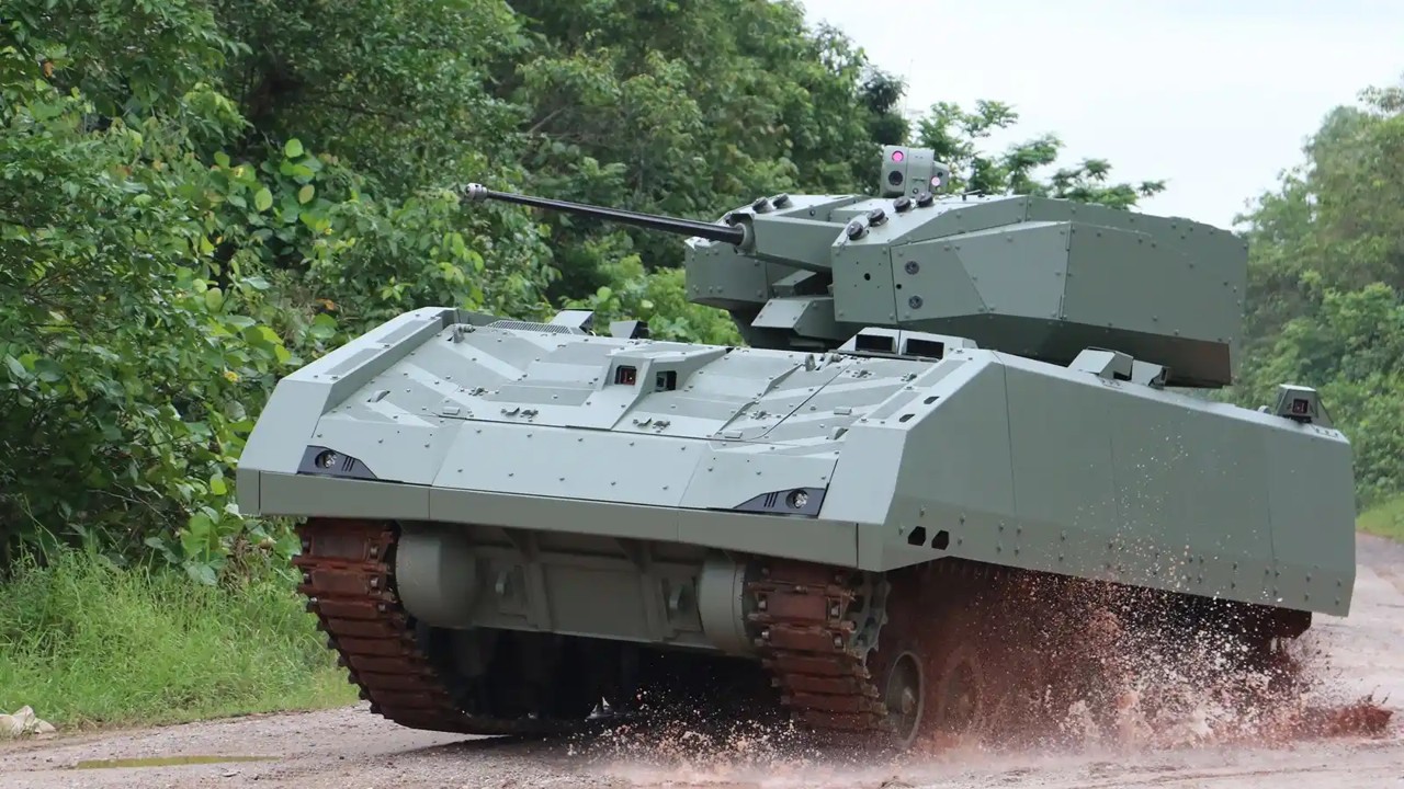 Hunter Singaporean Armored Fighting Vehicle (A)